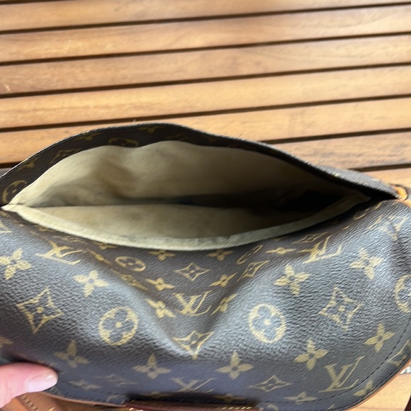 Louis Vuitton Monogram Canvas Beverly MM Bag - Picture 13 of 15
